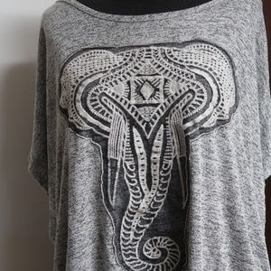 2x Free Kisses Elephant T-shirt